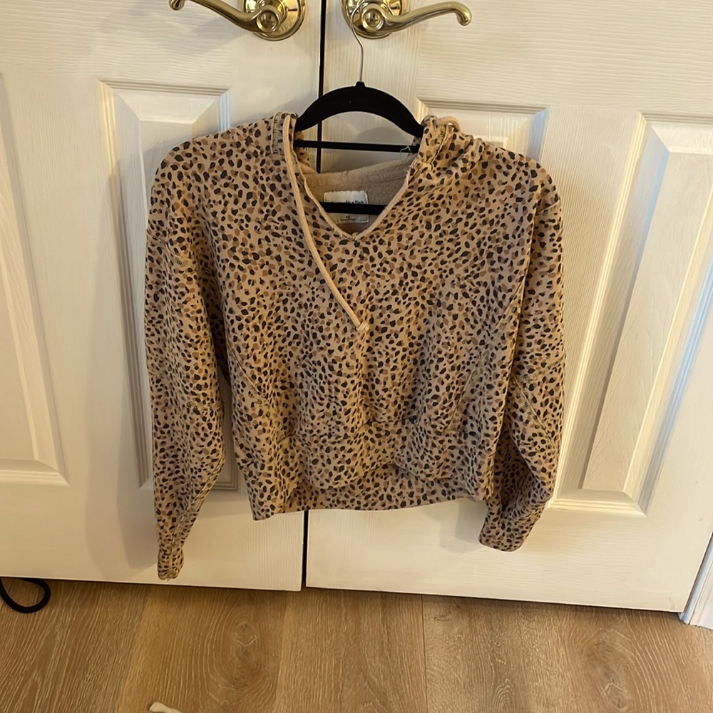 Abercrombie and Fitch Cropped Cheetah Print Hoodie XS